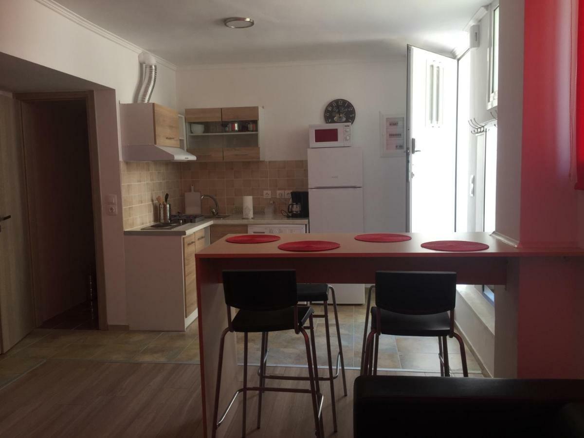Loutraki Hostel Buitenkant foto